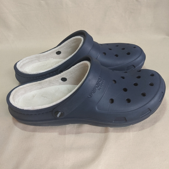 mens lined crocs size 13